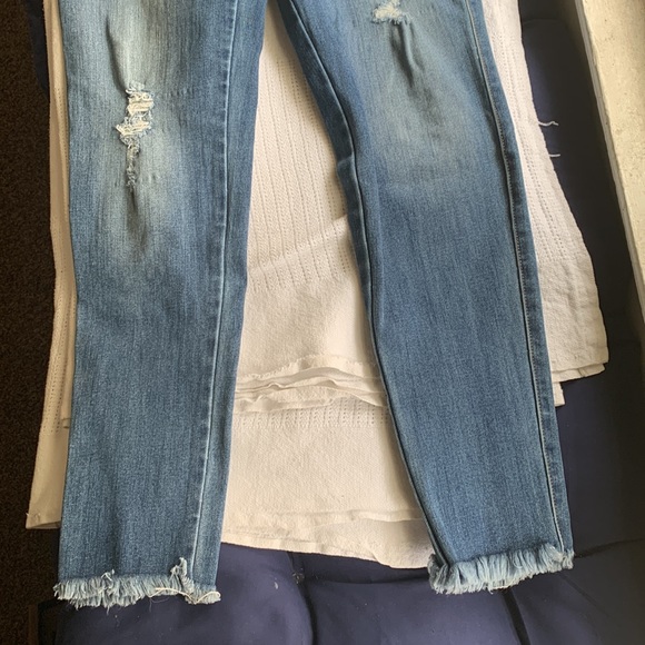Fashion Nova Distressed Size 9 Skinny Jeans - Picture 2 of 3